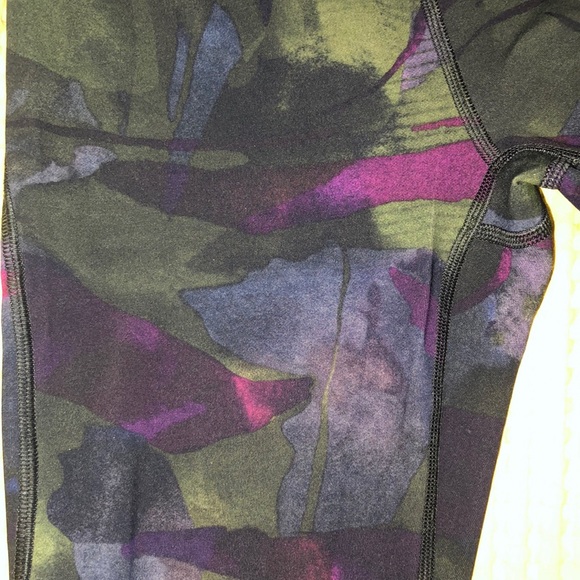 Lululemon Leggings - Train Times 25” - Picture 5 of 5